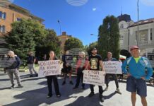 Жители и собственици на имоти във вилна зона край Сливен протестират заради незаконни постройки и нарушения на обществения ред