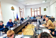 Еднократната финансова помощ за новородено или осиновено дете се увеличава на 1500 евро, реши Общинският съвет в Чепеларе
