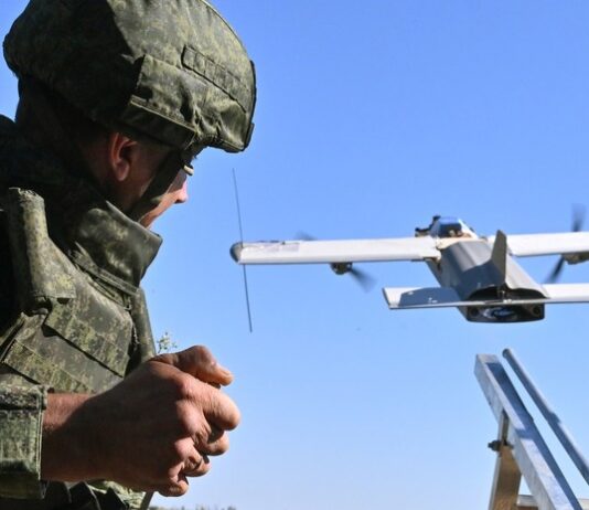 Руските въоръжени сили са ударили кораб, превозващ военни товари до пристанището на Одеса.