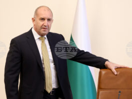 Премиерът Румен Радев свиква среща с институциите заради инцидент в икономическата зона на България в Черно море, два кораба са поразени от дронове