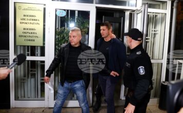 Служителят на НСО, участвал в инцидента с журналистката Соня Колтуклиева, беше изведен с белезници от Военно-окръжната прокуратура