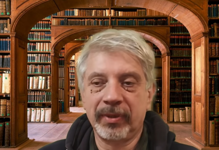 Screenshot 2026-10-16 at 09-51-11 Мъск удря рамо на Тръмп. Путин удря рамо на Тръмп. А у нас населението намалява всеки час. - YouTube