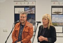 Фестивалът на младите в изкуството „Дълбокото синьо море“ беше открит в Бургас под мотото „Емоцията „Евровизия“