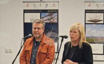 Фестивалът на младите в изкуството „Дълбокото синьо море“ беше открит в Бургас под мотото „Емоцията „Евровизия“